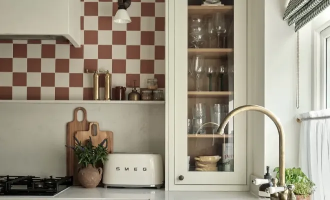 Acheter de la peinture haute gamme Farrow&Ball pour peindre un salon, Porto-Vecchio, FB DECO